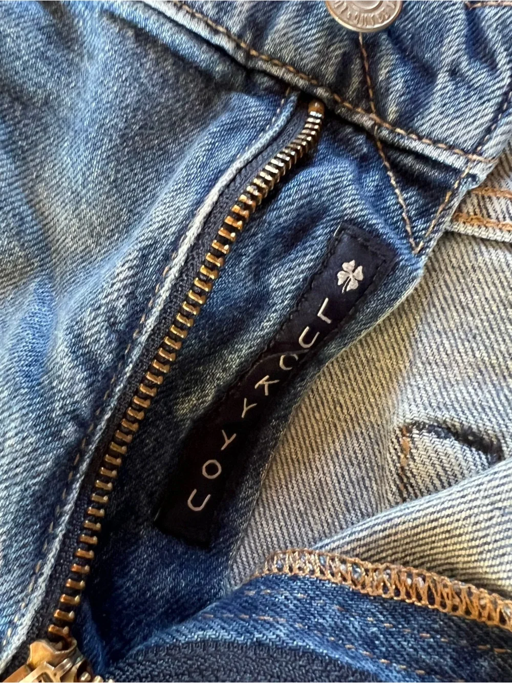 Lucky Brand Men's Straight Jeans in Washed Blue